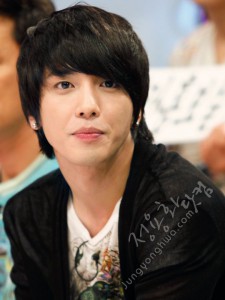 Jung-Yong-Hwa-jung-yong-hwa-21416658-540-720